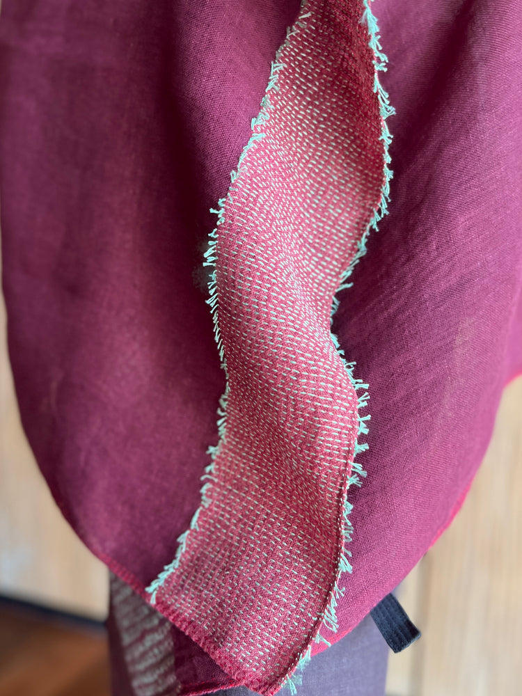 Poinsettia Sulam Linen Scarf