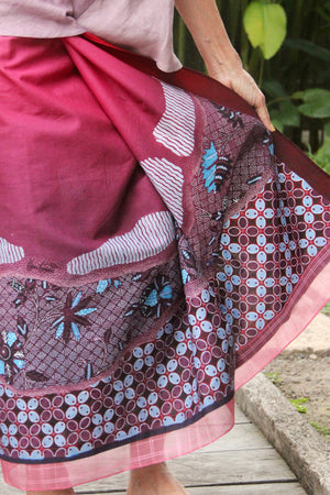 Kawung Batu Karang Cotton Sarung Ikat (Fuschia & Purple)