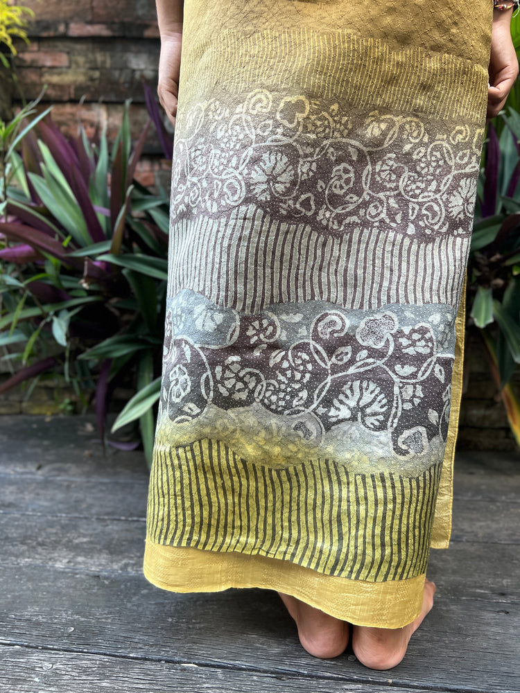 Ukiran Kembang Silk Sarung Ikat (Green & Yellow)