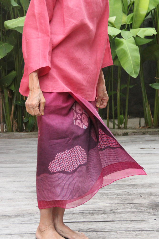 Kawung Lurik Sarung Ikat (Fuschia)
