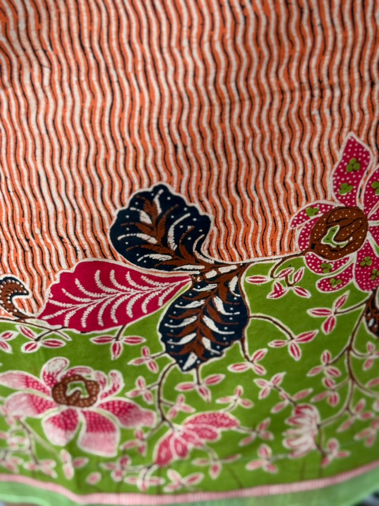 
            
                Load image into Gallery viewer, Bunga Lurik Cotton Sarung Ikat (Orange &amp;amp; Green)
            
        