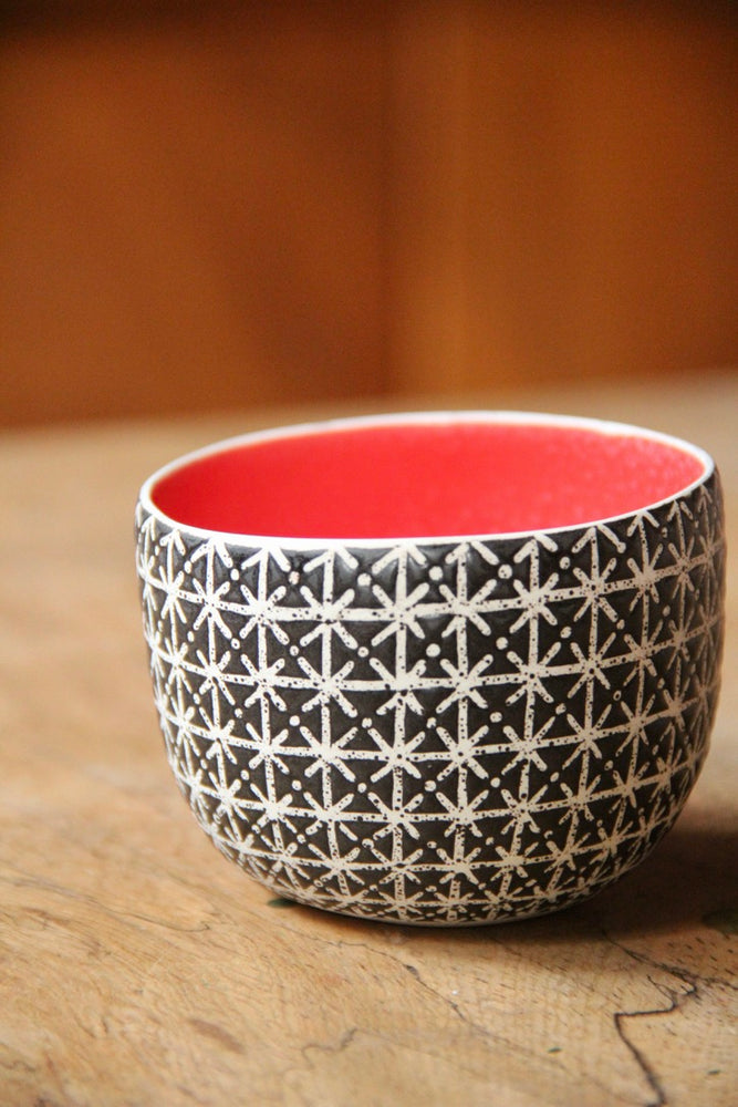 Bintang Round Cup (Black & Red)