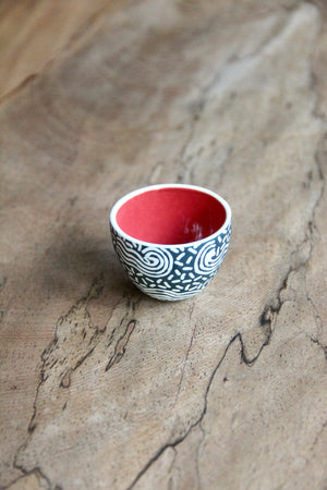 Beras Tumpah Sake Cup (Black & Red)