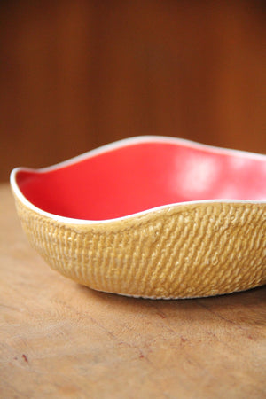 Wavy Keranjang Shallow Bowl (Yellow Ochre & Red)