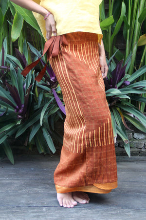 Bulan Lurik Sarung Ikat (Orange)