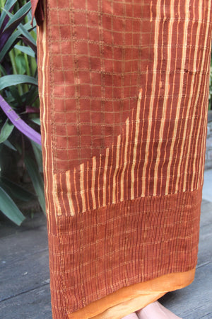 Bulan Lurik Sarung Ikat (Orange)