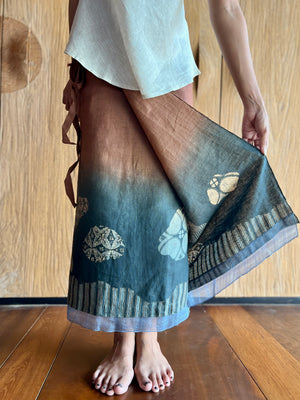 Kawung Lurik Linen Sarung Ikat (Mahogany & Dark Blue)