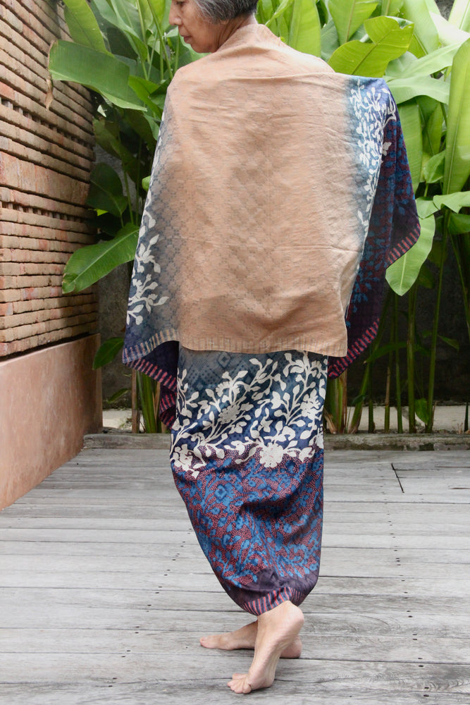 
            
                Load image into Gallery viewer, Kembang Cecek Kain + Shawl Set (Cream, Blue &amp;amp; Purple)
            
        