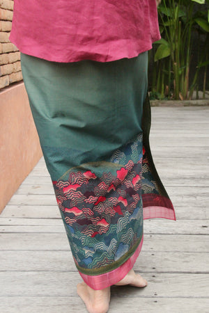 Ombak Cotton Sarung Ikat (Green & Pink)