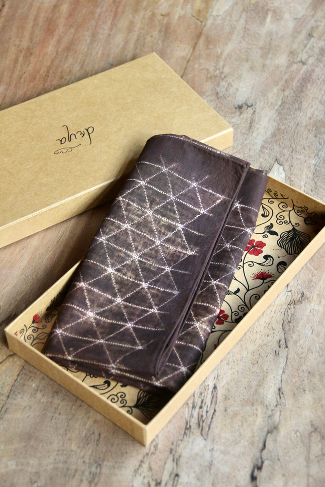 Shibori Narrow Table Runner + Gift Box (Brown)