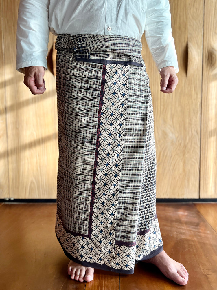 Men's Kawung Galar Embroidered Sarung (Brown)