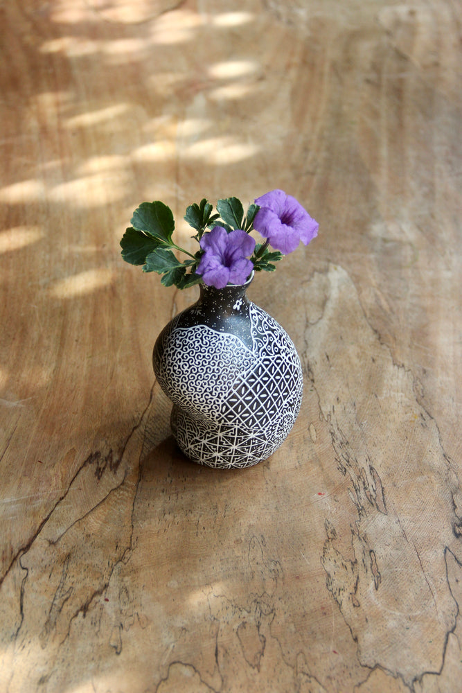 Batik Campur Small Vase (Black)