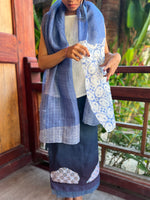 Sekar Solo Raw Silk Scarf (Blue)