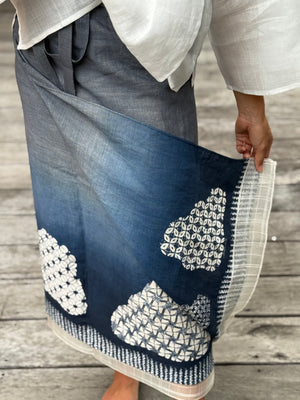 Kawung Shibori Sarung Ikat (Grey & Blue)