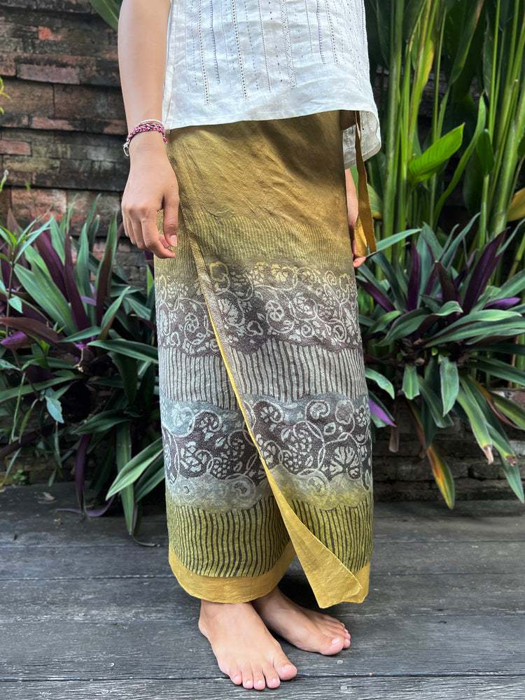 Ukiran Kembang Silk Sarung Ikat (Green & Yellow)