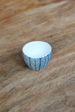 Herringbone Sake Cup (Black & White)