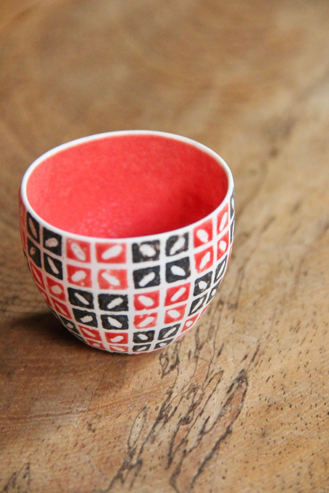 Multicolor Kawung Sake Cup (Black & Red)