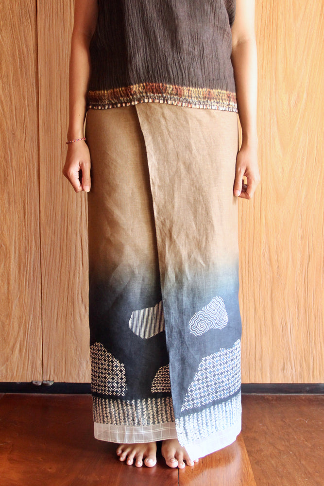 Kawung Shibori Sarung Ikat (Blue & Cream)