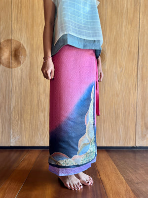 Gunung Silk Sarung Ikat (Fuchsia & Navy Blue)