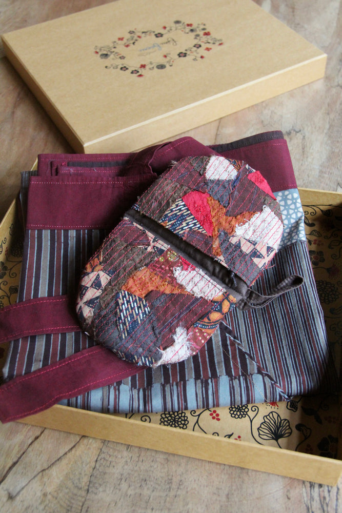 Brown Apron & Oven Mitt Gift Set