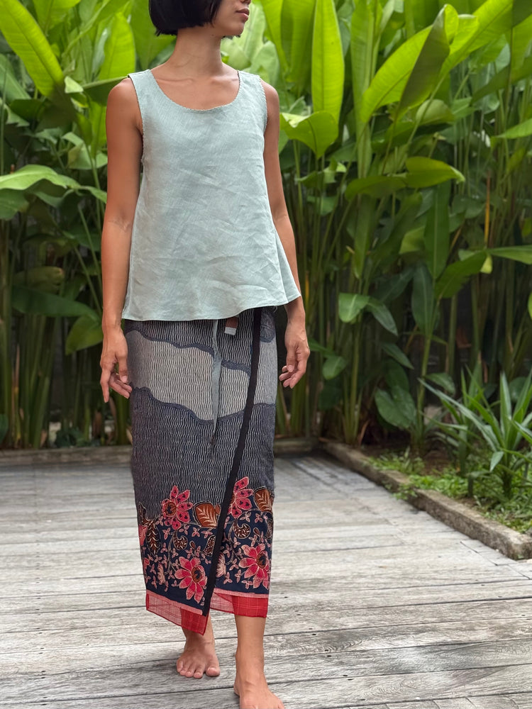 Bunga Lurik Cotton Sarung Ikat (Navy, Coral & Red)