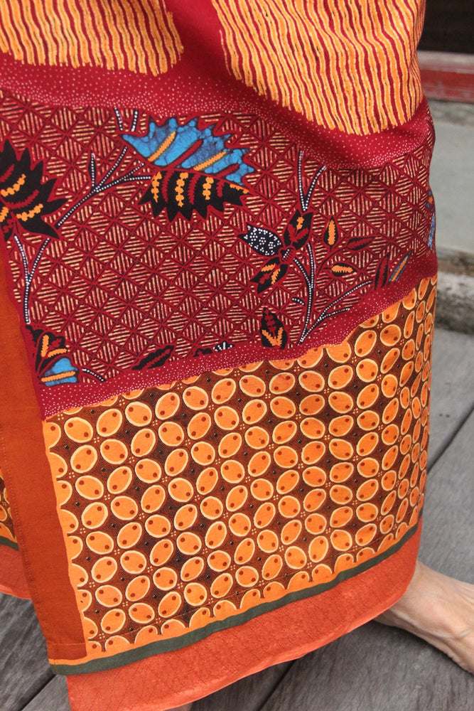 Kawung Batu Karang Cotton Sarung Ikat (Red & Orange)