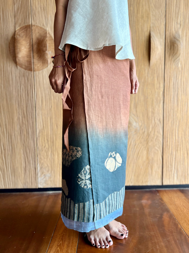 Kawung Lurik Linen Sarung Ikat (Mahogany & Dark Blue)
