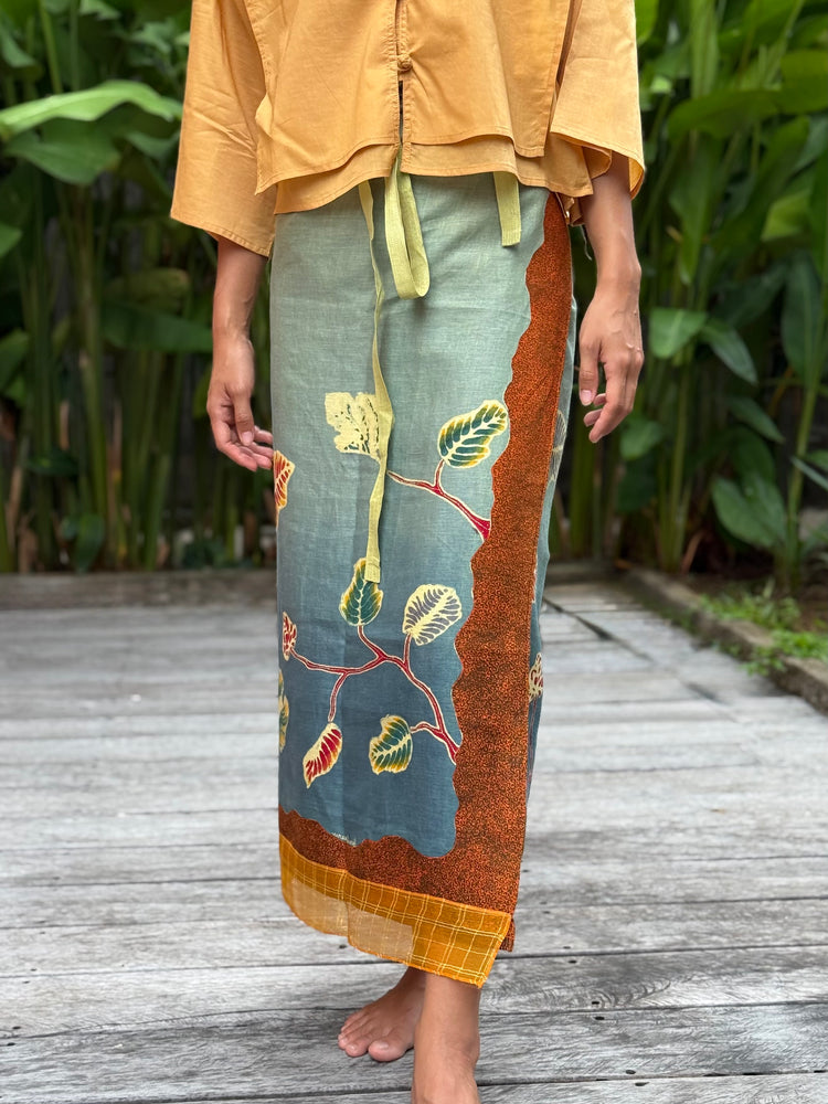 Daun Jati Linen Sarung Ikat (Greenish-Blue & Brown)