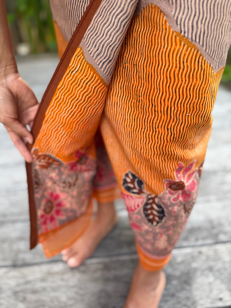 Bunga Lurik Cotton Sarung Ikat  (Grey & Orange)