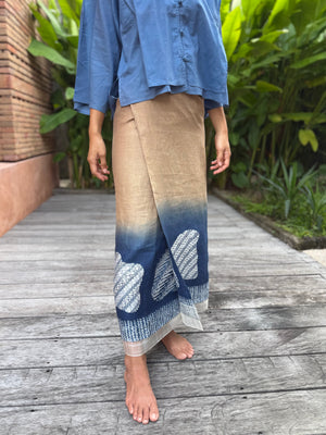 Parang Linen Sarung Ikat (Beige & Blue)