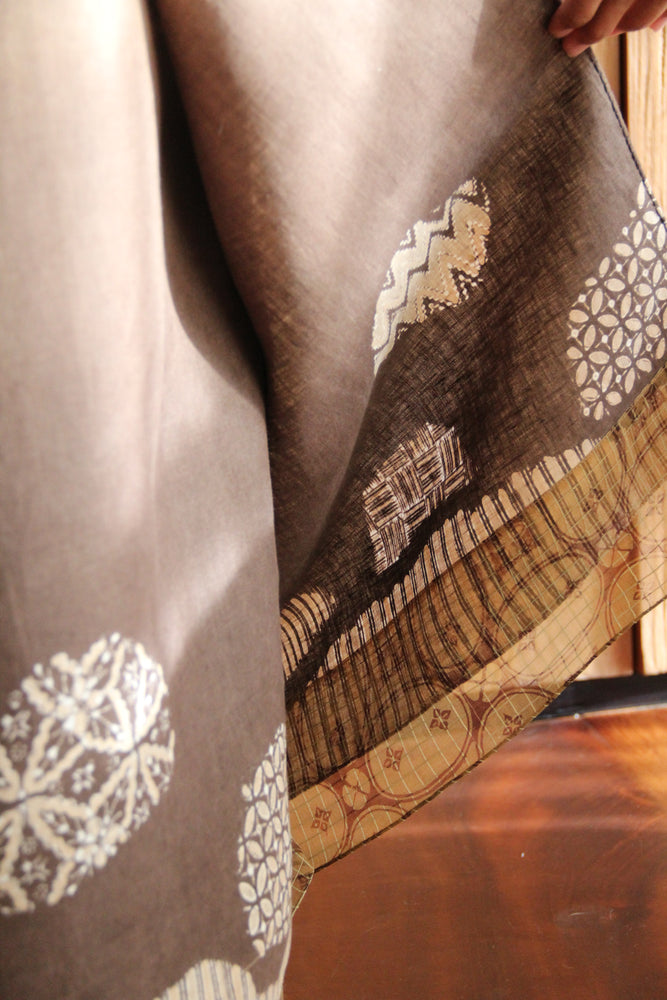 GODHONG - Kawung Lurik Sarung Ikat (Dark Brown)