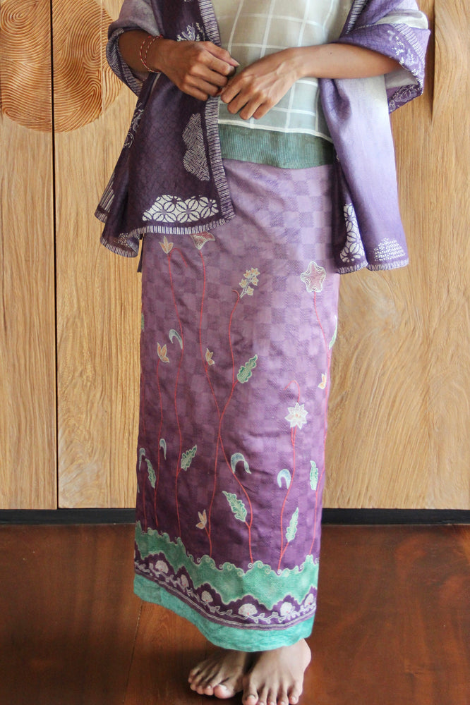 LEMAH - Musim Kembang Silk Sarung Ikat (Purple & Green)