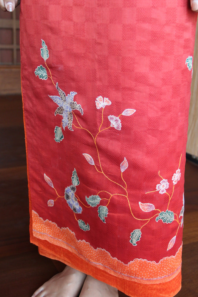 LEMAH - Musim Kembang Silk Sarung Ikat (Red & Orange)