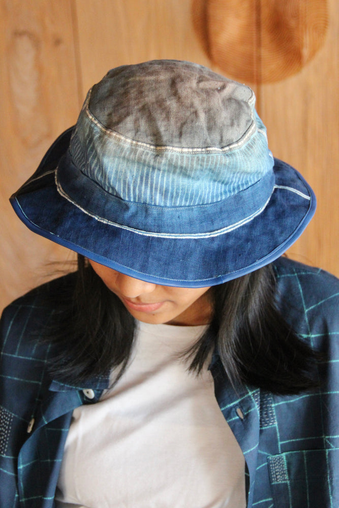 GODHONG - Bucket Hat (Blue gradation)