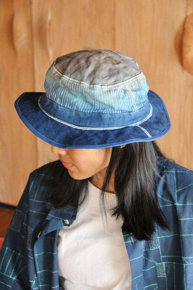 GODHONG - Bucket Hat (Blue gradation)