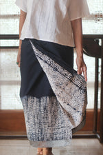 LEMAH - Shibori Lurik Sarung Ikat (Dark Blue)